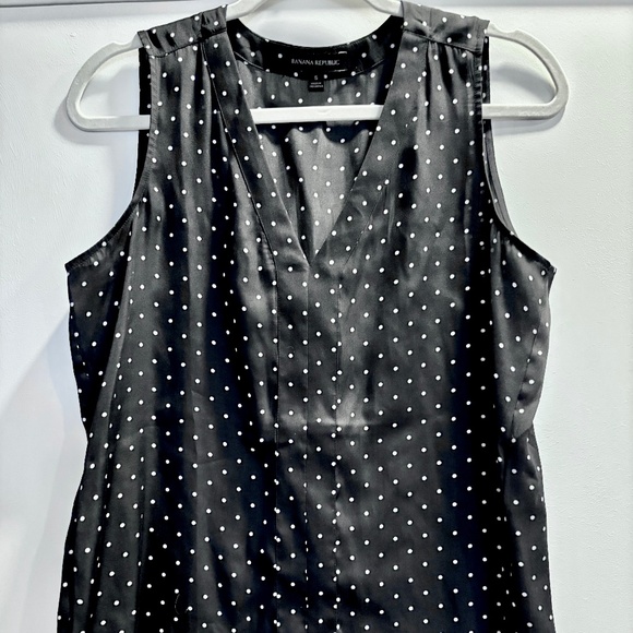 Banana Republic Microdot Sleeveless Blouse - Picture 1 of 11